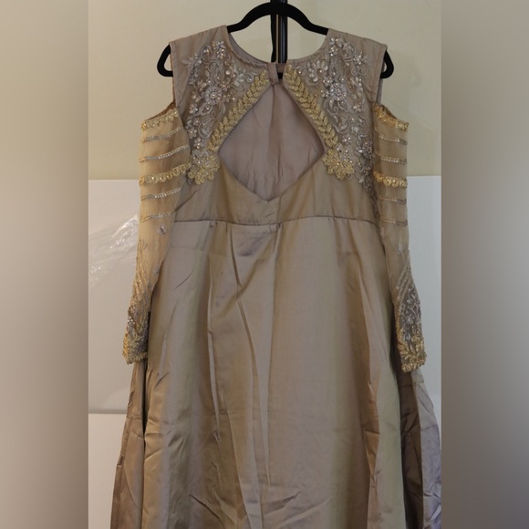 EUC Sonal Chauhan Grey Embroidered Abaya Style Anarkali Party Wear size 12 - Picture 6 of 8